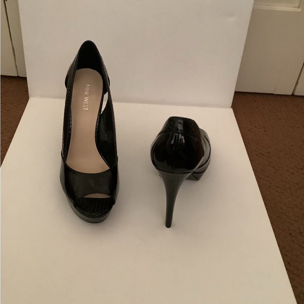 NWOT Nine West womens black patent heels
